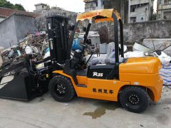 杭州叉車：噴油時(shí)間過遲，是什么問